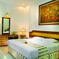 Cheap Bali hotel deals: 1 night cheap accommodation at Champlung Mas Hotel, Legian in Bali