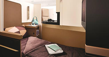 Etihad Pearl Business Class flat bed